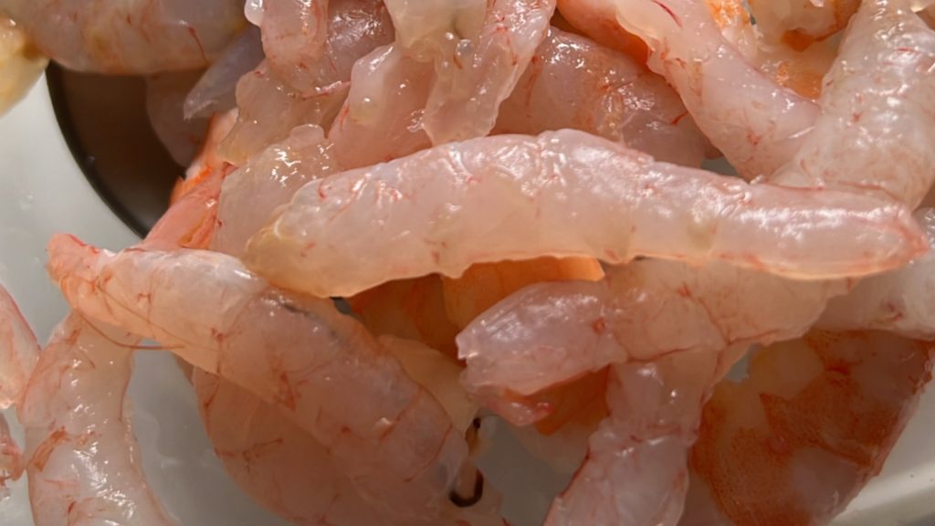 Gambas peladas para la receta de pochas